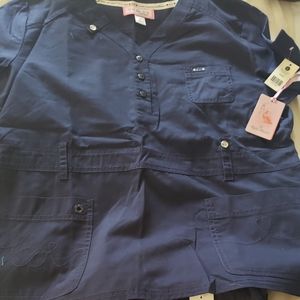 Koi Kendall Y-Neck Scrub Top

(navy) never worn